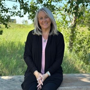 Meet your Posher, Dena